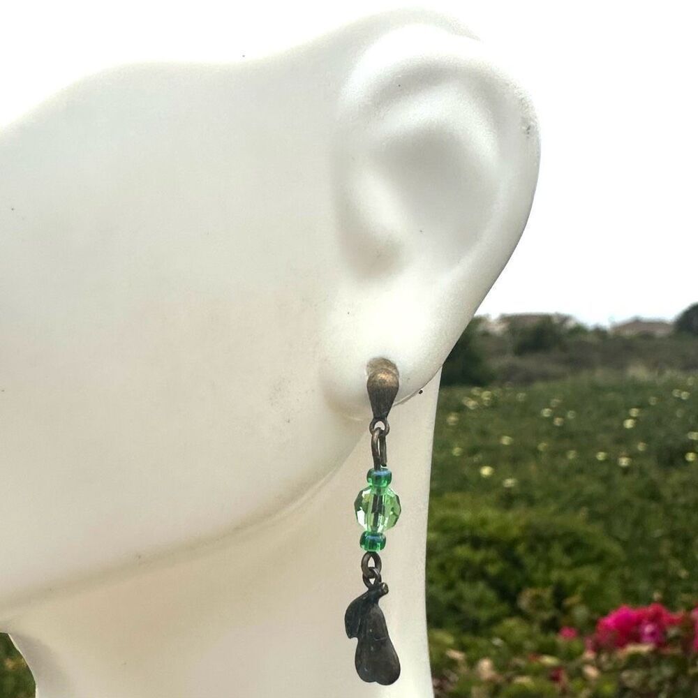 Green beaded dainty pear charm drop earrings - Picture 3 of 8